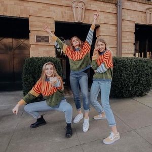 *famous instagram sweater* never worn!